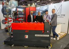 FPHU Maryniaczyk's solutions attracted a lot of attention. Pictured is Karol Korzeniewski with several interested parties.